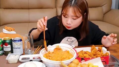 韩国吃货主播吃瓜事件,网络热议不断