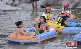 水上吃瓜比赛,水上吃瓜大赛趣味盎然