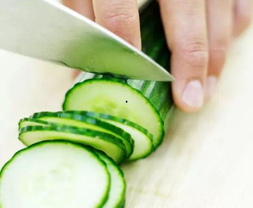 小瓜保山怎么吃,小瓜的独特风味与多样吃法