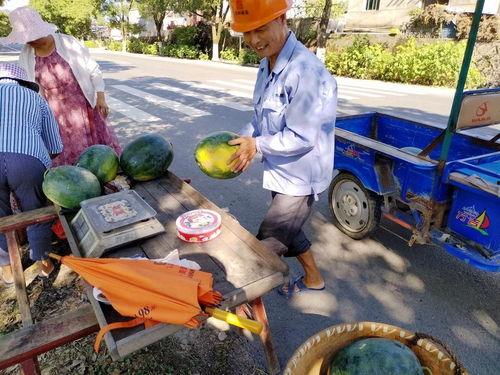 吃瓜群众的行为影响,吃瓜群众行为背后的社会影响力解析